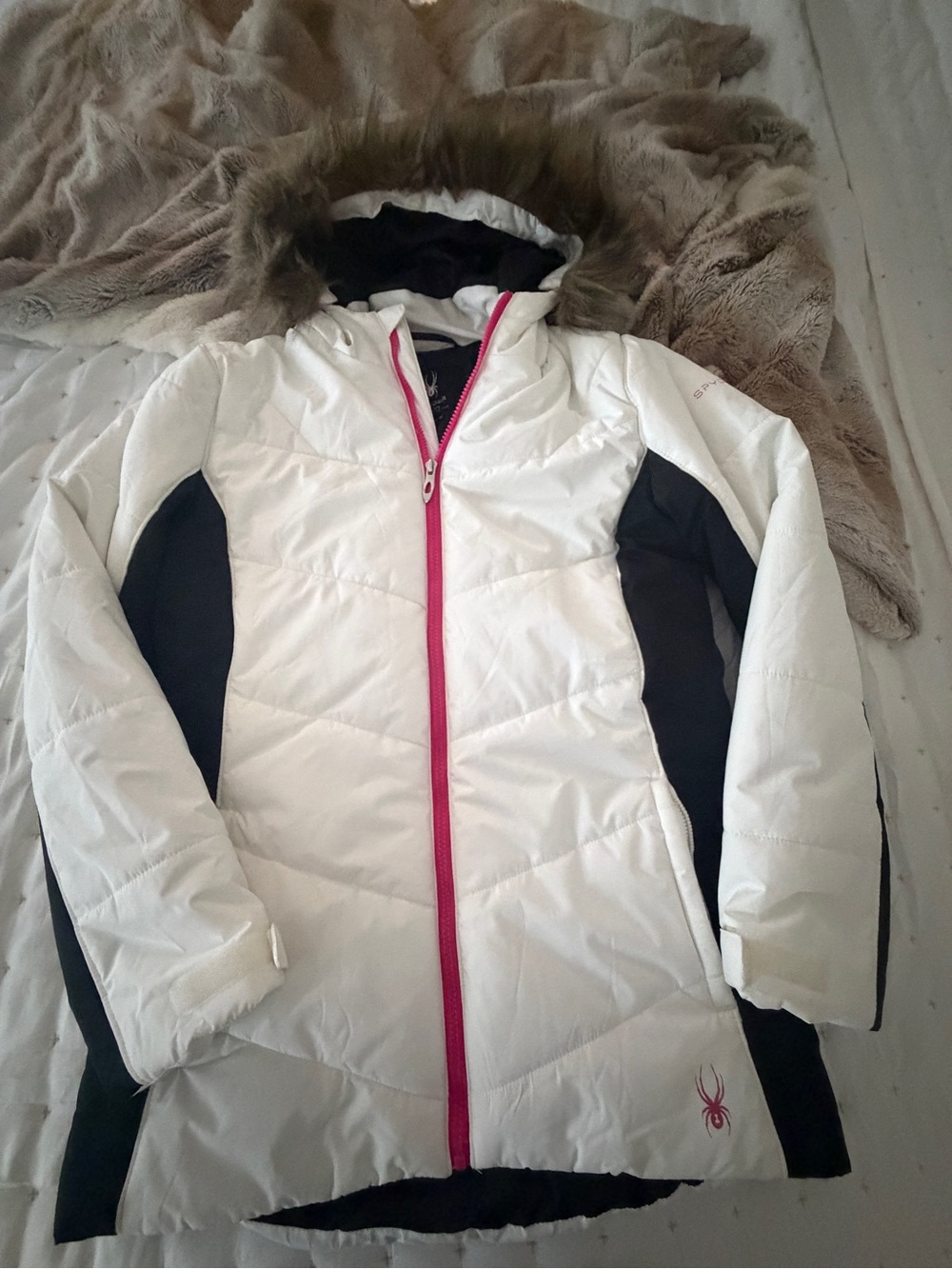 Spyder White Ski Jacket with Pink Zipper and Black Panels